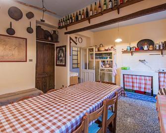 Quadruple Room 'Arkeo' B&b At Zietto Dorgali - Dorgali - Dining room