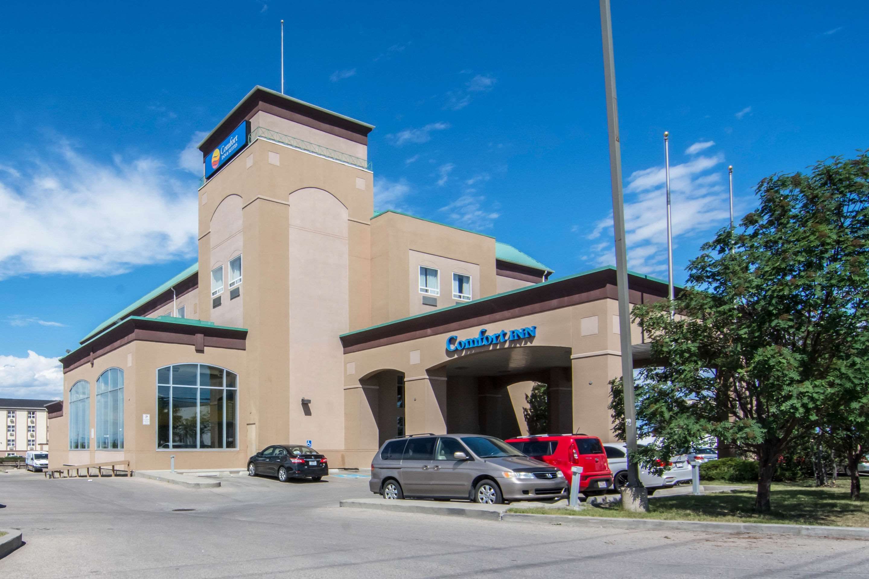 Comfort Inn & Suites Airport South thumbnail 3