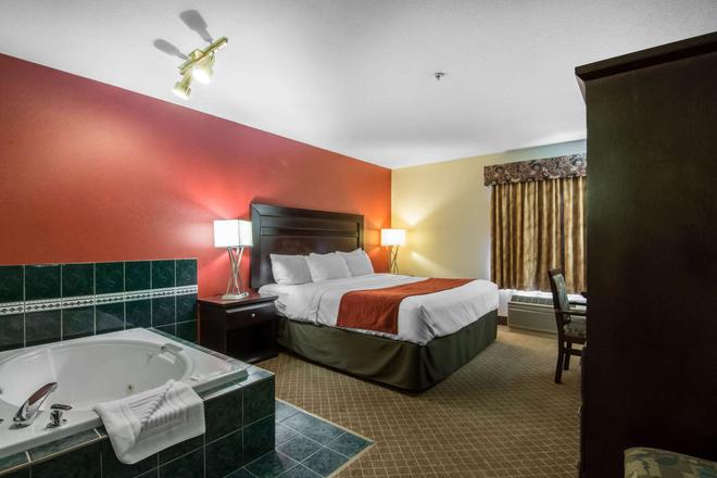 Comfort Inn Suites Airport South 68 7 9 Calgary Hotel