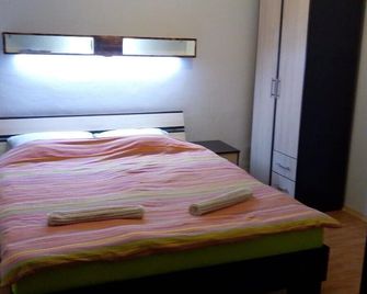 Rooms in Baosici in house - Bijela - Bedroom