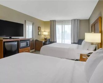 Comfort Inn & Suites Peachtree Corners - נורקרוס - חדר שינה