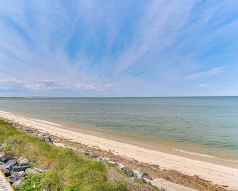 Modern Cape Charles Home 1 Mi to Kiptopeke Beach! - Cape Charles - Strand
