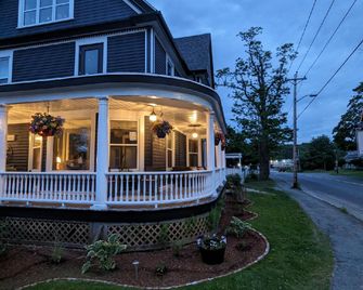 Rose & Thistle B&B Lunenburg - Lunenburg - Gebäude