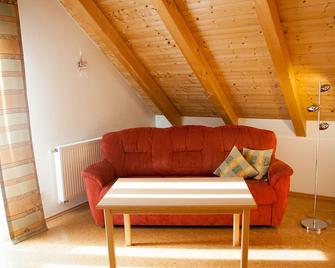Your Vacation Home At The Geographical Center Of Bavaria - Kipfenberg - Living room
