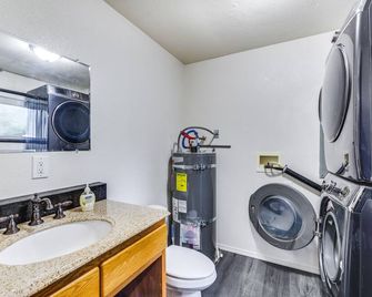 Olympic Peninsula Vacation Rental 1 Mi to Water - Sekiu - Lavandería