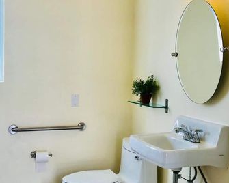 Bella Capri Inn and Suites - Camarillo