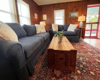 Cozy Cute Historic Sea Spray Cottage #1 - Nags Head - Living room