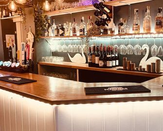 The Swan Inn - Midhurst - Bar