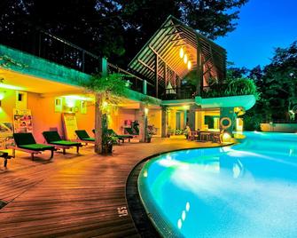Grand Udawalawe Safari Resort - Embilipitiya - Piscina