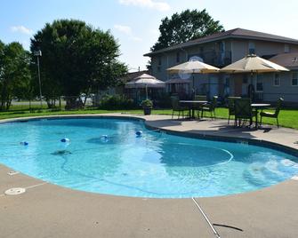 Best Budget Inn - Carthage - Pool