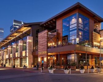 Beauty in the Coolest Spot in Town Shops @ Legacy - Frisco - Edificio