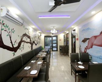 OYO 10070 Hotel Satkar Regency - Mohali - Restaurant