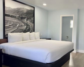 Pelican Inn - Monterey