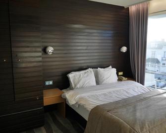 Hotel Maxim - De Panne - Bedroom