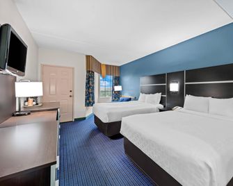 Clarion Inn Branson - Branson - Bedroom