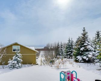 Scenic and Cozy Sweet Northern Comfort in Homer! - Homer - Outdoor view