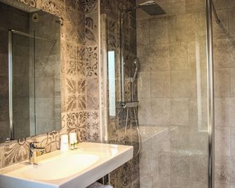 Hotel La Villa Fleurie - בון - חדר רחצה