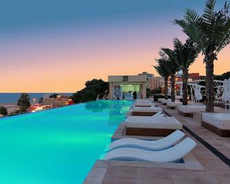 International Hotel Casino & Tower Suites - Golden Sands - Pool