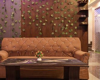 Amara Inn by Sandane Homes - Greater Noida - Lounge