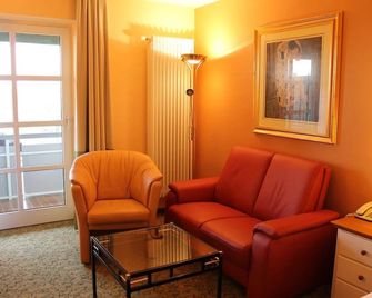 Hotel Alter Weissbraeu - Bad Birnbach - Wohnzimmer