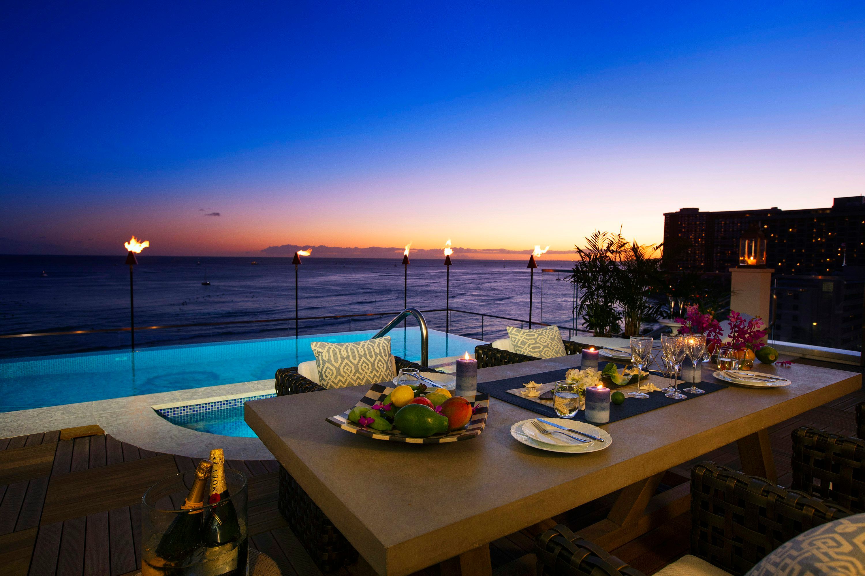 【記念品】ESPACIO The Jewel of Waikiki ハワイ Espacio The Jewel Of Waikiki from $1,763. Honolulu Hotel Deals
