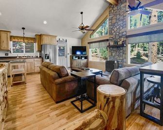 Mountain Cabin with Fireplace | Forest Views - Duck Creek Village - Living room