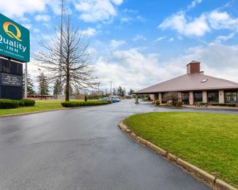 Quality Inn - Wooster - Edificio