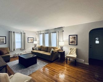 Cozy Menominee Home - Menominee - Sala de estar