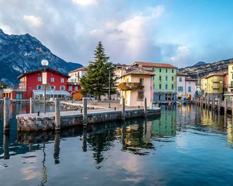 Bike & Wind Hotel Villa Maria - Nago–Torbole