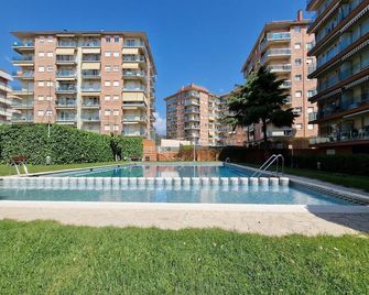 Apartment in Santa Susanna near the Beach - Santa Susanna - Zwembad