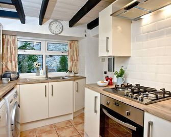 2 bedroom accommodation in Brixham - Brixham - Kitchen