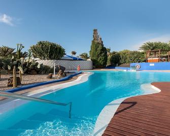Hotel Livvo Risco Del Gato Suites - Costa Calma - Pool