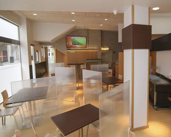 Hotel Esplugues - Esplugues de Llobregat - Recepción