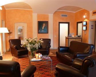 Art Hotel Varese - Varese - Living room