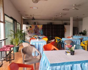 Mesirom B&B - Dili - Restaurant