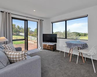 Central Couples Retreat - Mangawhai Heads Unit - Mangawhai - Sala de estar