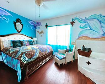 Inn On the Avenue - New Smyrna Beach - Schlafzimmer