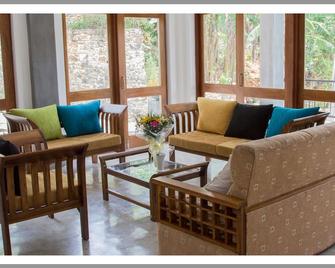 Hanthana House - Kandy - Living room