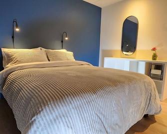 Chalet le Harfang - nature et spa en plein coeur du golf - Lac Etchemin - Bedroom