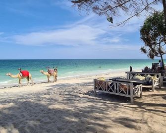 Bahari Dhow Beach Villas - Diani Beach - Playa
