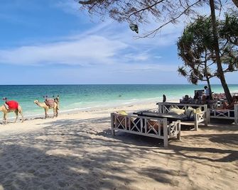 Bahari Dhow Beach Villas - Diani Beach - Plage