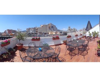 Professionally Decorated Balcony Apartment, free luggage storage service. - Барселона - Балкон