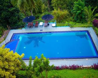 Nature Resort Layathraa - Kandy - Pool