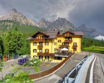 Gh Hotel Fratazza - San Martino di Castrozza - Building