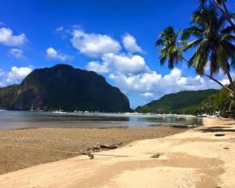 Stunning Republic - El Nido - Playa
