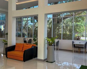 Baan Suan Khun Ta and Golf Resort - Ubon Ratchathani - Lobby