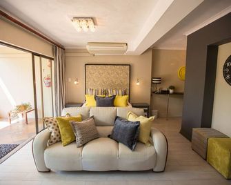 La Roca Guest House - נלספרייט - סלון