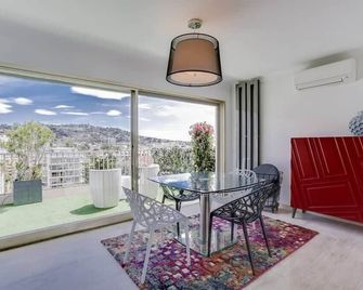 Immogroom - Apartment With Terrace - Ac - Parking - קאן - חדר אוכל