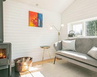 Tranquil Retreat in Rabjerg - By Traum Ferienwohnungen - Ålbæk - Living room