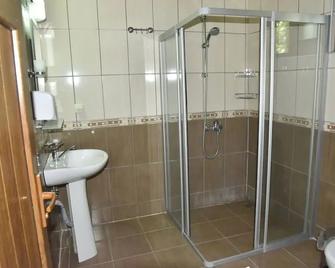 Serenity Bungalows - Cirali - Badkamer